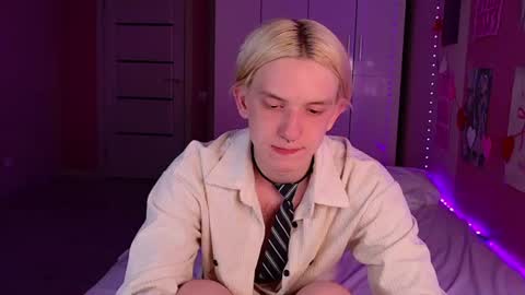 Snapshot of ron_vilss chatting on 06.12.26 Ron online show from 06.12.26