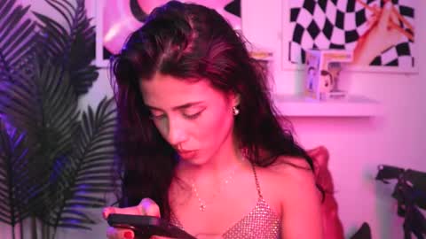 Snapshot of ronieeplay chatting on 12.17.24 Roni online show from 12.17.24