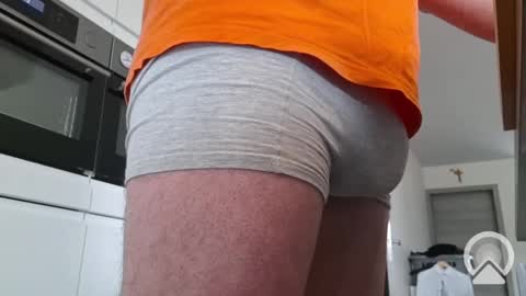 ronny8_5 online show from 12.12.24