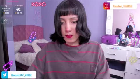 Twelve 3 Inst Twelve 312002 Twitter Room312 2002 online show from 01.02.25