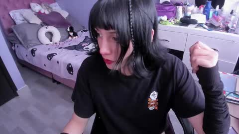 Twelve 3 Inst Twelve 312002 Twitter Room312 2002 online show from 03.09.25