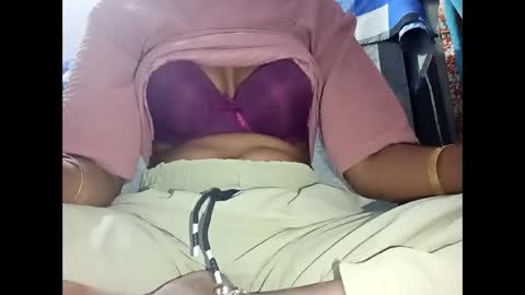 roop_sexy642 online show from 04.17.26