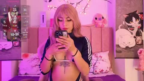 Snapshot of roose_eva chatting on 05.18.26 roose eva online show from 05.18.26