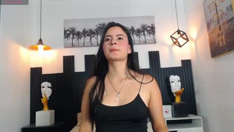 Snapshot of rosaliea chatting on 04.28.26 R O S A L I A online show from 04.28.26