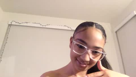 Snapshot of rosalinatoosexy chatting on 02.01.25 Rosalina online show from 02.01.25