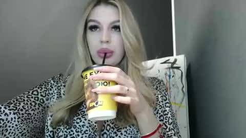 Snapshot of rosaline_ly chatting on 04.19.26 Rosalina online show from 04.19.26