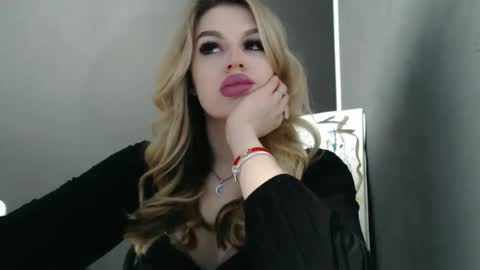 Snapshot of rosaline_ly chatting on 04.20.26 Rosalina online show from 04.20.26