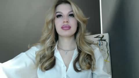 Snapshot of rosaline_ly chatting on 04.23.26 Rosalina online show from 04.23.26