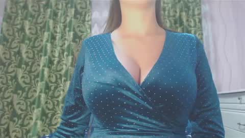 RosalNiils online show from 12.31.24