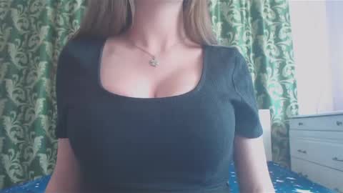 RosalNiils online show from 02.13.25