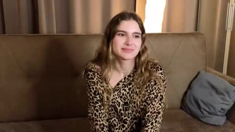 Snapshot of rosalvaulman chatting on 11.25.25 Kylie online show from 11.25.25