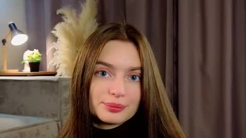 Hi im Monica its my 1st day here online show from 10.25.25