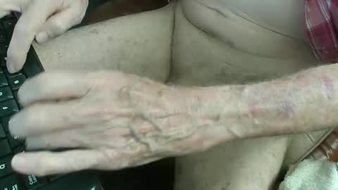 Snapshot of rosco26 chatting on 01.22.25 Rosco online show from 01.22.25