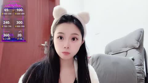 Snapshot of rose6688 chatting on 10.28.25 rose online show from 10.28.25