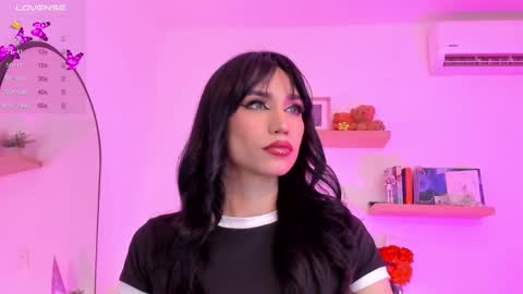 Snapshot of rose__saenz chatting on 12.18.24 Rose Saenz online show from 12.18.24