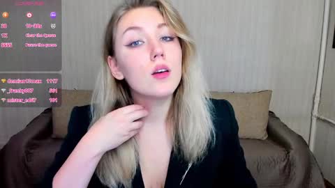 Snapshot of rose_brooks chatting on 01.28.25 Rose but u can call me princess online show from 01.28.25