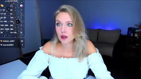 Snapshot of rose_brooks chatting on 09.26.25 Rose but u can call me princess online show from 09.26.25