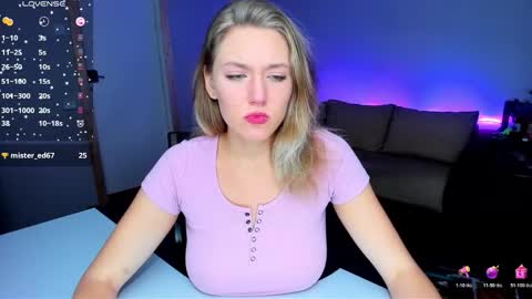 Snapshot of rose_brooks chatting on 10.20.25 Rose but u can call me princess online show from 10.20.25