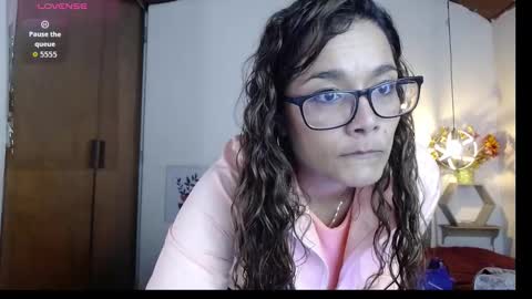 Snapshot of rose_thompson1 chatting on 09.21.25 Rose  online show from 09.21.25