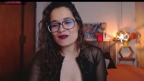 Snapshot of rose_thompson1 chatting on 09.29.25 Rose  online show from 09.29.25