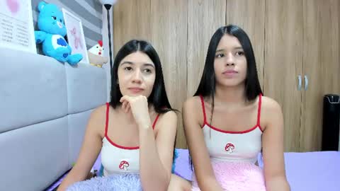 Snapshot of roseandmiah chatting on 07.19.26 Rose y Miah online show from 07.19.26