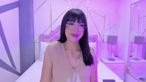 Snapshot of rosecassie chatting on 01.02.25 Rose online show from 01.02.25