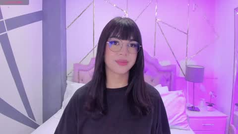 Snapshot of rosecassie chatting on 01.04.25 Rose online show from 01.04.25