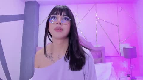 Snapshot of rosecassie chatting on 01.06.25 Rose online show from 01.06.25