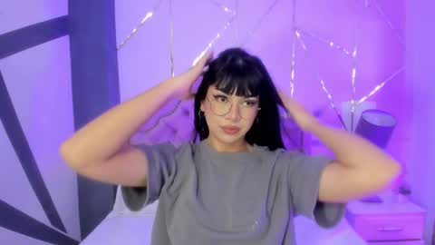 Snapshot of rosecassie chatting on 01.12.25 Rose online show from 01.12.25