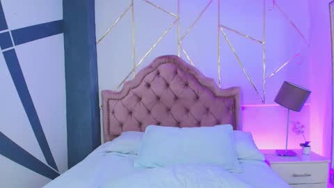 Snapshot of rosecassie chatting on 01.18.25 Rose online show from 01.18.25