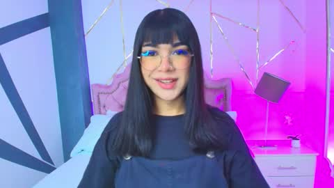 Snapshot of rosecassie chatting on 01.19.25 Rose online show from 01.19.25