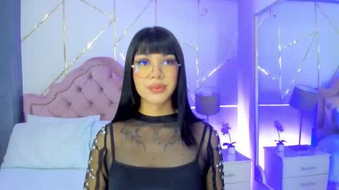 Snapshot of rosecassie chatting on 01.22.25 Rose online show from 01.22.25