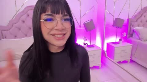 Snapshot of rosecassie chatting on 01.26.25 Rose online show from 01.26.25