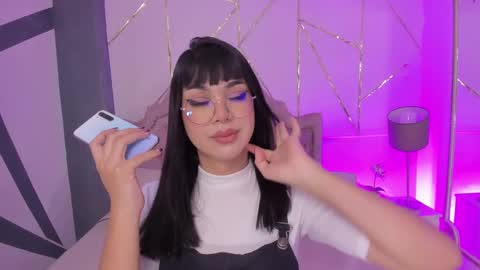 Snapshot of rosecassie chatting on 01.27.25 Rose online show from 01.27.25