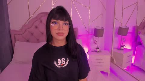 Snapshot of rosecassie chatting on 01.29.25 Rose online show from 01.29.25