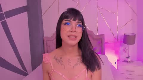 Snapshot of rosecassie chatting on 01.29.25 Rose online show from 01.29.25