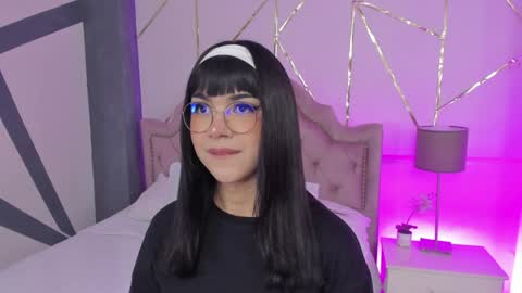 Snapshot of rosecassie chatting on 02.08.25 Rose online show from 02.08.25