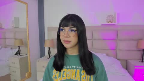 Snapshot of rosecassie chatting on 02.09.25 Rose online show from 02.09.25