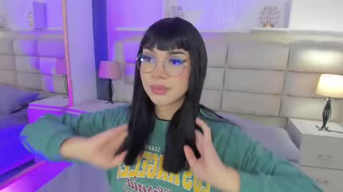 Snapshot of rosecassie chatting on 02.15.25 Rose online show from 02.15.25