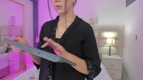 Snapshot of rosecassie chatting on 02.18.25 Rose online show from 02.18.25