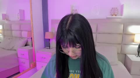 Snapshot of rosecassie chatting on 02.19.25 Rose online show from 02.19.25