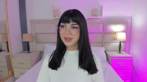 Snapshot of rosecassie chatting on 02.22.25 Rose online show from 02.22.25