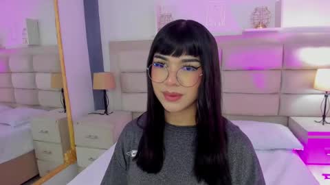 Snapshot of rosecassie chatting on 02.26.25 Rose online show from 02.26.25