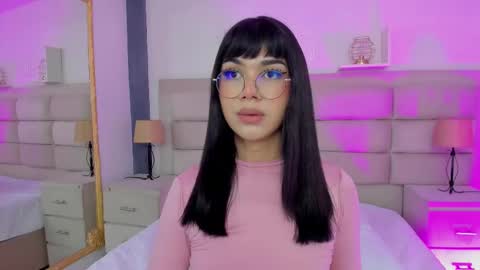 Snapshot of rosecassie chatting on 02.26.25 Rose online show from 02.26.25