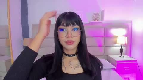 Snapshot of rosecassie chatting on 02.27.25 Rose online show from 02.27.25