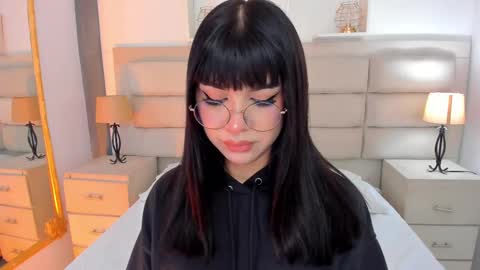 Snapshot of rosecassie chatting on 03.06.25 Rose online show from 03.06.25