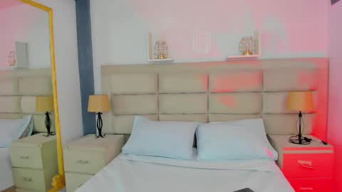 Snapshot of rosecassie chatting on 03.10.25 Rose online show from 03.10.25