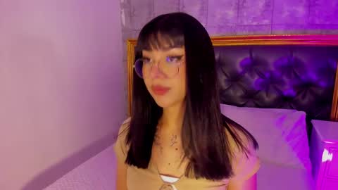 Snapshot of rosecassie chatting on 03.11.25 Rose online show from 03.11.25