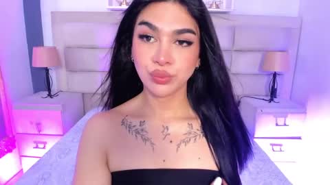 Snapshot of rosecassie chatting on 09.10.25 Rose online show from 09.10.25