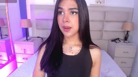 Snapshot of rosecassie chatting on 09.19.25 Rose online show from 09.19.25